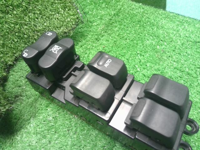 Ｒ２ パワーウインドウスイッチ DBA-RC1 83071KG041