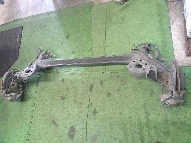 プリウスα ＲアクスルホーシングＡＳＳＹ DAA-ZVW41W 42101-64010