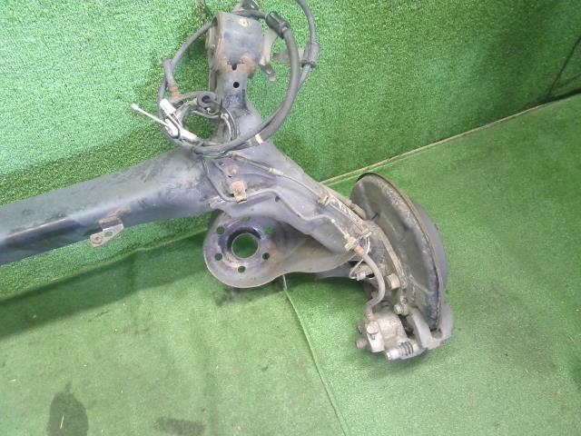 プリウスα ＲアクスルホーシングＡＳＳＹ DAA-ZVW41W 42101-64010