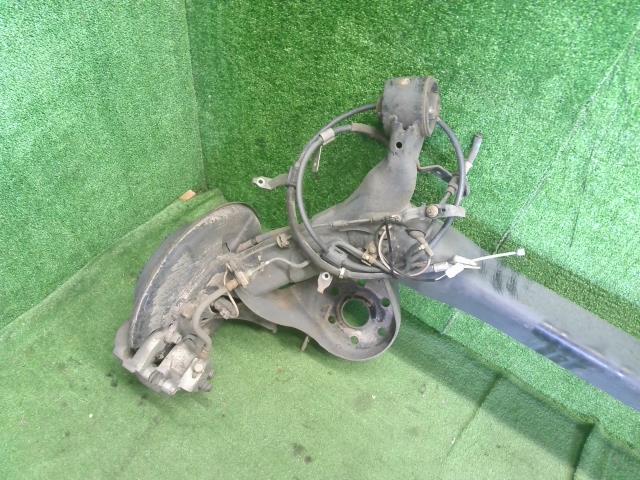 プリウスα ＲアクスルホーシングＡＳＳＹ DAA-ZVW41W 42101-64010