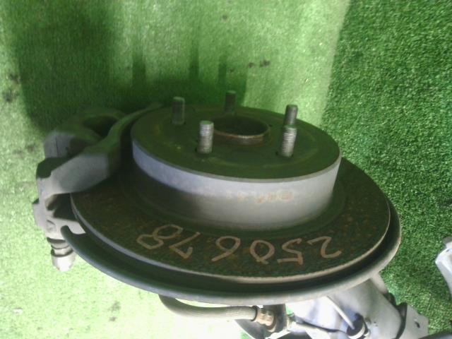プリウスα ＲアクスルホーシングＡＳＳＹ DAA-ZVW41W 42101-64010