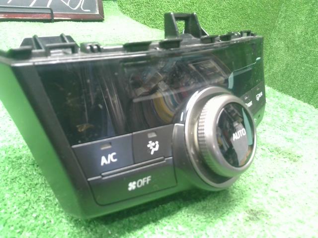 プリウスα Ａ／Ｃスイッチパネル DAA-ZVW41W 55900-47180