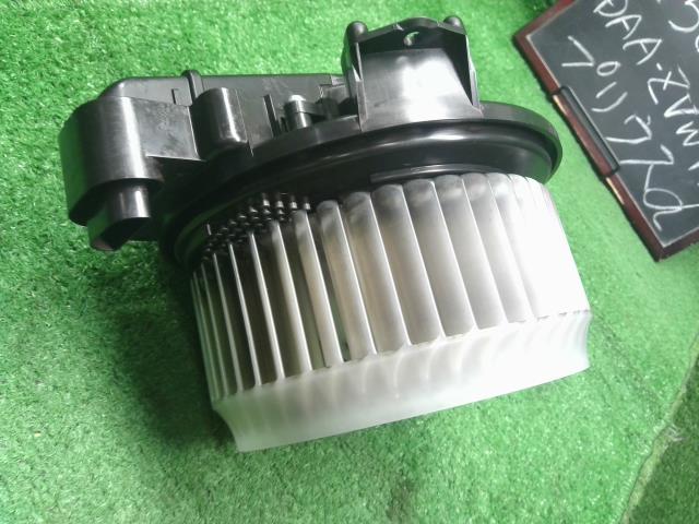 プリウスα ヒーターブロアモーター DAA-ZVW41W 87103-12060