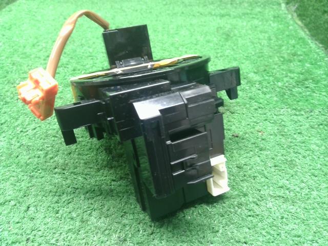 プリウスα 電装部品 DAA-ZVW41W 84307-74020