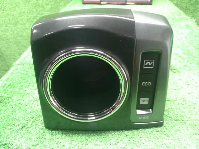 プリウスα ドリンクホルダー DAA-ZVW41W 58804-47060-B0