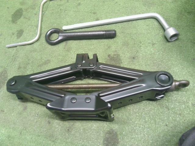 プリウスα 車載工具 DAA-ZVW41W