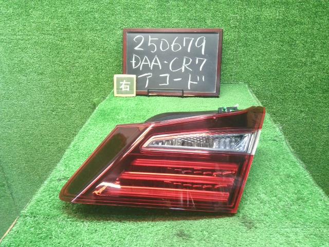 アコード 右テールランプ DAA-CR7