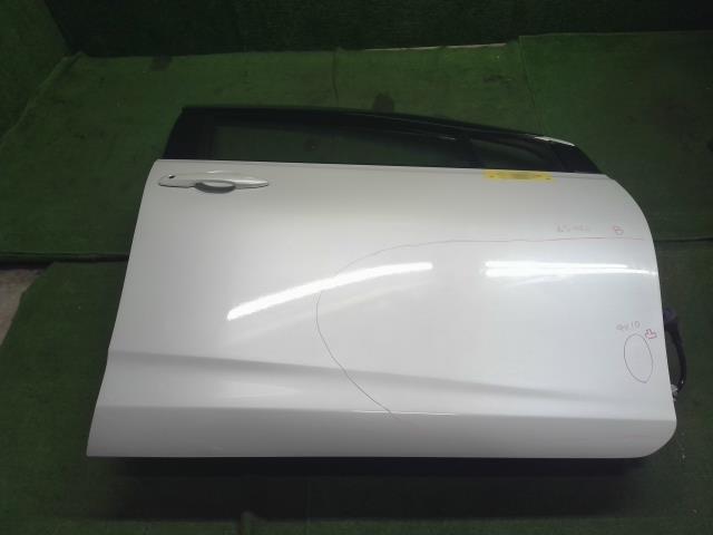 アクア 右ＦドアＡＳＳＹ 6AA-MXPK16 67001-52631