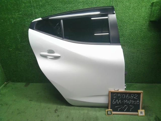 アクア 右ＲドアＡＳＳＹ 6AA-MXPK16 67003-52530