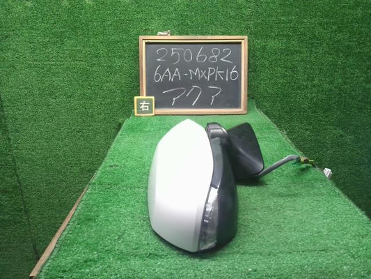 アクア 右サイドミラー 6AA-MXPK16 87910-52G00