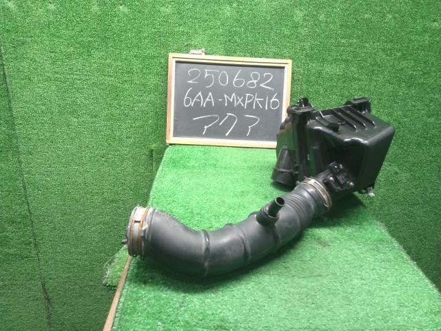 アクア エアクリーナーＡＳＳＹ 6AA-MXPK16 17700-15400