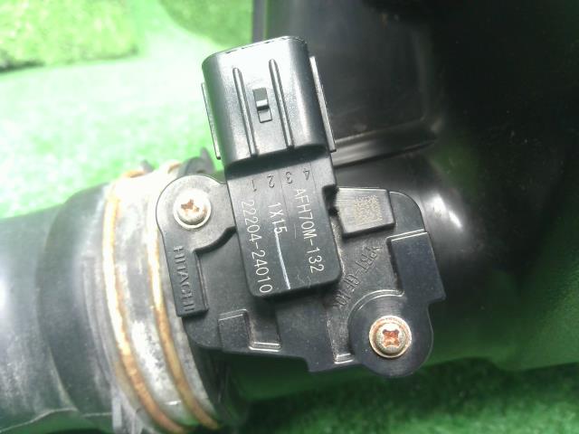 アクア エアクリーナーＡＳＳＹ 6AA-MXPK16 17700-15400