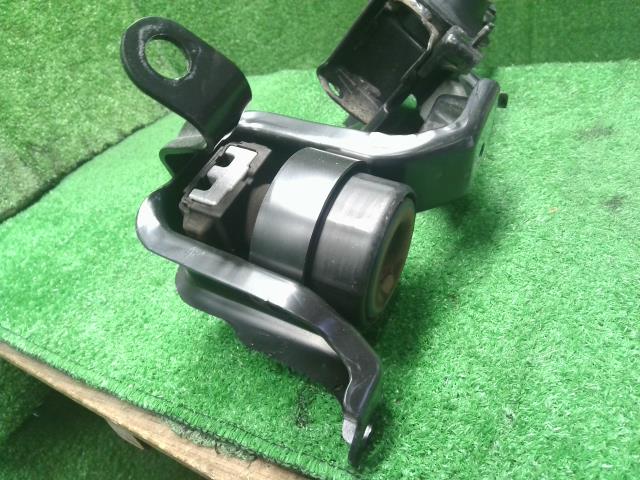 アクア E/G部品 6AA-MXPK16 12305-15090