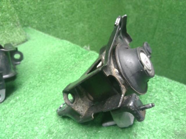 アクア E/G部品 6AA-MXPK16 12305-15090