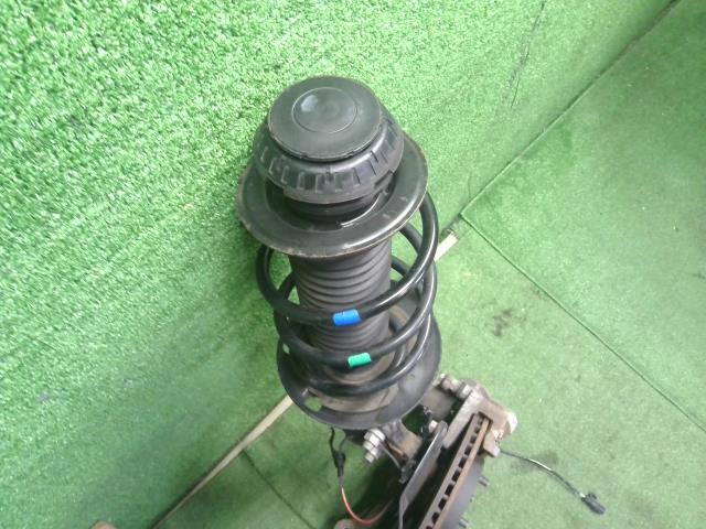 アクア 右ＦストラットＡＳＳＹ 6AA-MXPK16 48510-52T30