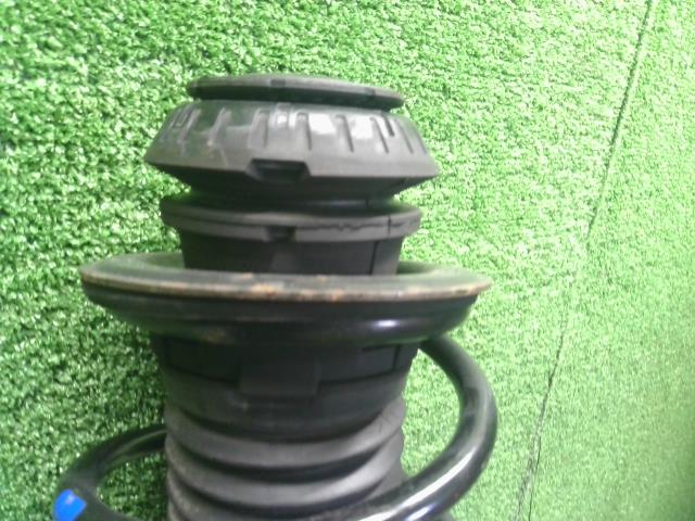 アクア 左ＦストラットＡＳＳＹ 6AA-MXPK16 48520-52G30