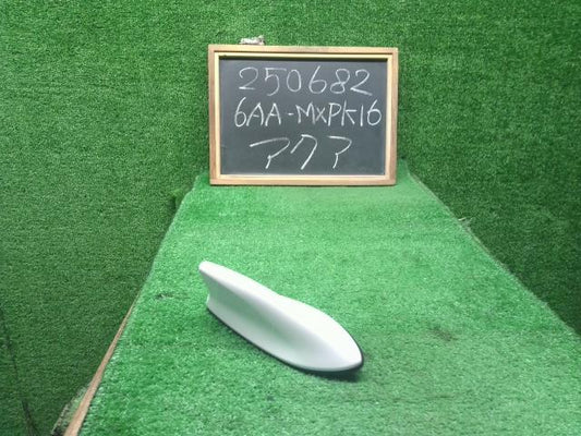 アクア アンテナ 6AA-MXPK16 86300-47210