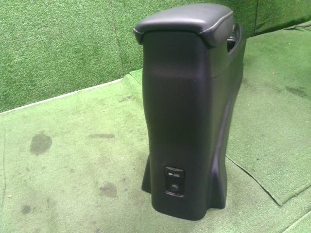 アクア コンソールボックス 6AA-MXPK16 58804-52070-C3
