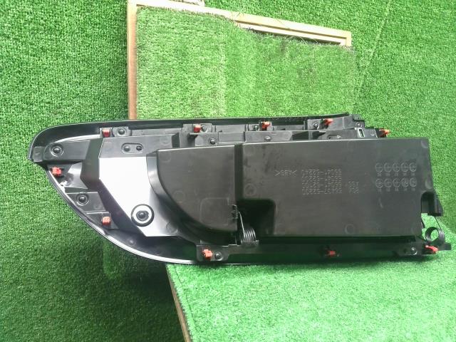 アクア ダッシュパネル 6AA-MXPK16 55410-52390-C4
