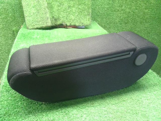 ワゴンＲ アームレスト DBA-MH34S 85501-72M10-AMB