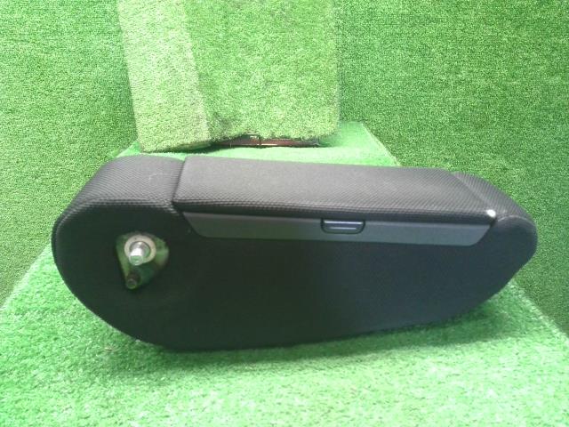 ワゴンＲ アームレスト DBA-MH34S 85501-72M10-AMB