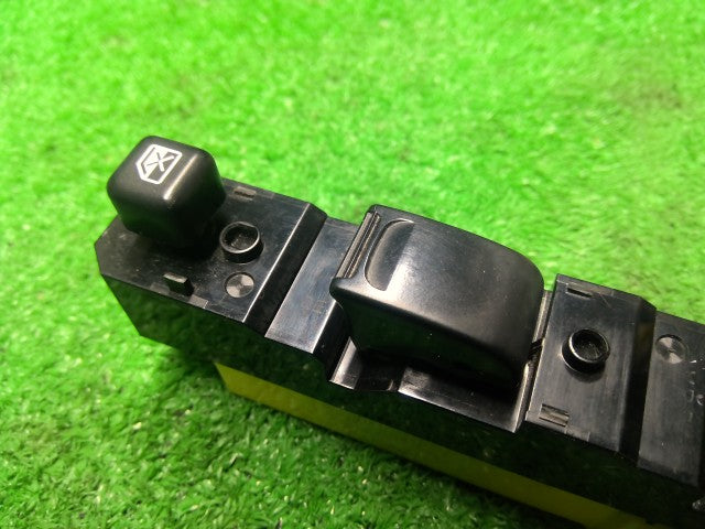 ジムニー パワーウインドウスイッチ ABA-JB23W 37990-84G30-P4Z