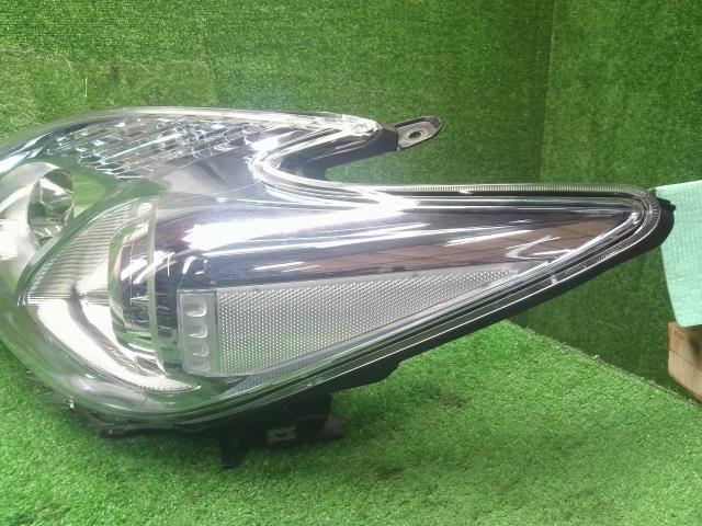 プリウス 左ヘッドランプＡＳＳＹ DAA-ZVW30