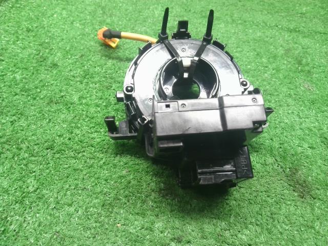 プリウス 電装部品 DAA-ZVW30 84307-74020