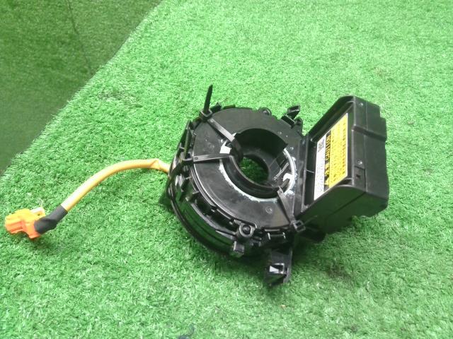 プリウス 電装部品 DAA-ZVW30 84307-74020