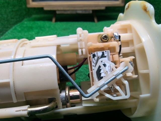 エルグランド フューエルポンプ UA-E51 A7M42-WL000