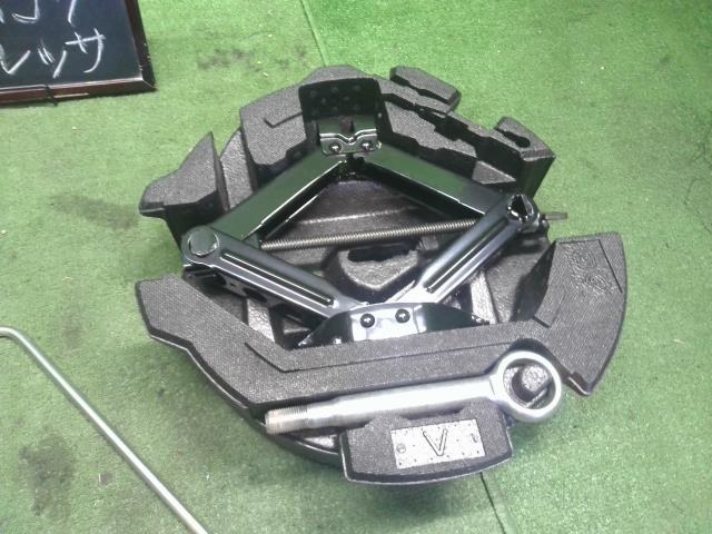 インプレッサ 車載工具 DBA-GJ7