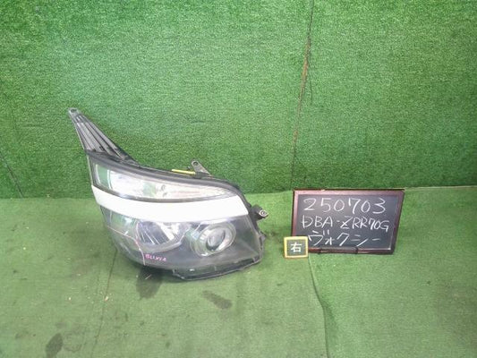 ヴォクシー 右ヘッドランプＡＳＳＹ DBA-ZRR70G 81145-28B81