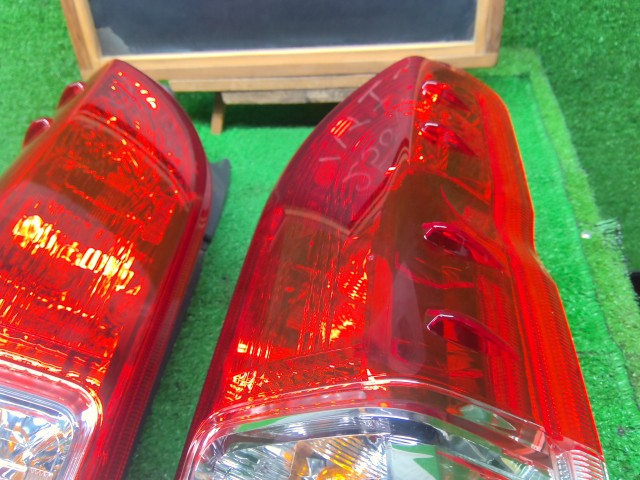 ハイエース テールランプ左右セット