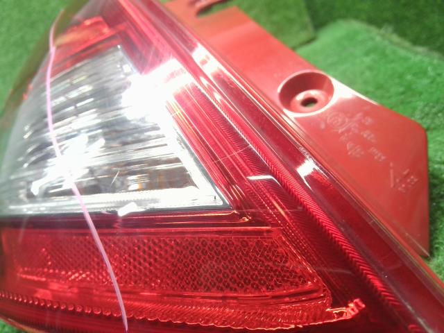 スイフト 左テールランプ CBA-ZC32S