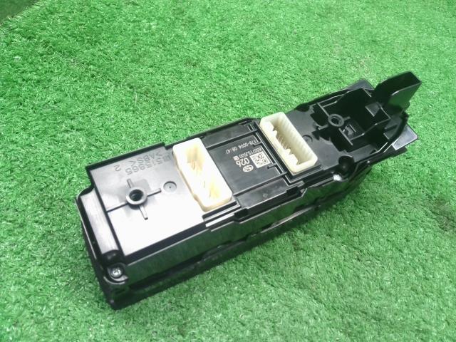 フォレスター パワーウインドウスイッチ 5AA-SKE
