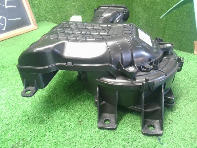 フォレスター 電動ファン 5AA-SKE