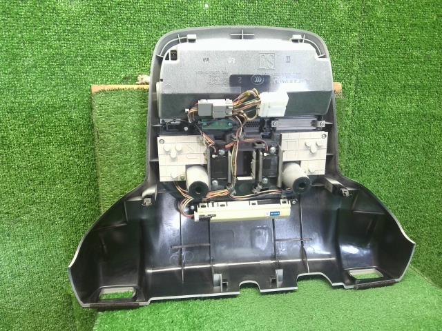 フォレスター ルームランプ 5AA-SKE