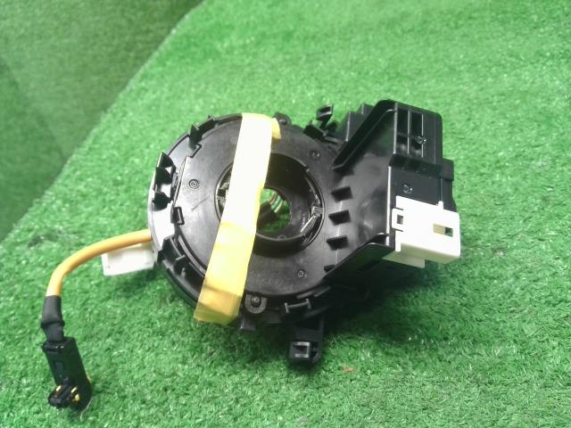 フォレスター 電装部品 5AA-SKE 83196AL020