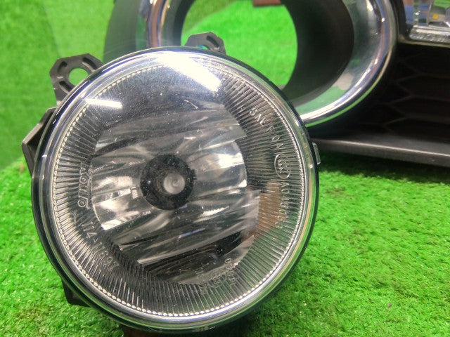 レガシィ 右フォグランプ DBA-BRG 84501AJ060