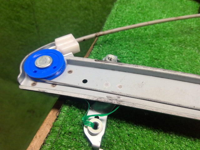 レガシィ 右Ｆドアレギュレータ・モーター DBA-BRG 61041AJ230