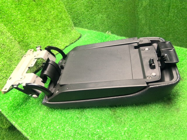 レガシィ コンソールボックス DBA-BRG 92114AJ190VH