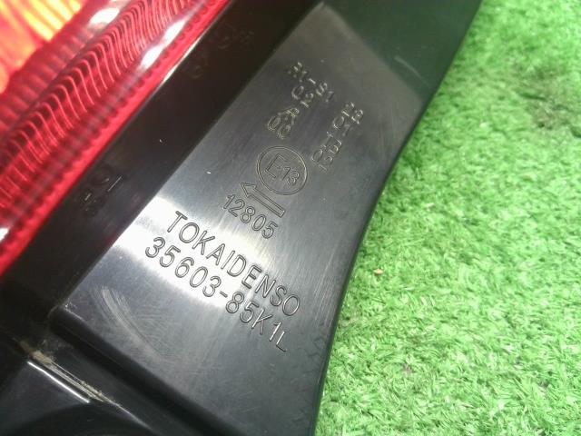 ラパン 左テールランプ DBA-HE22S 35670-85K10