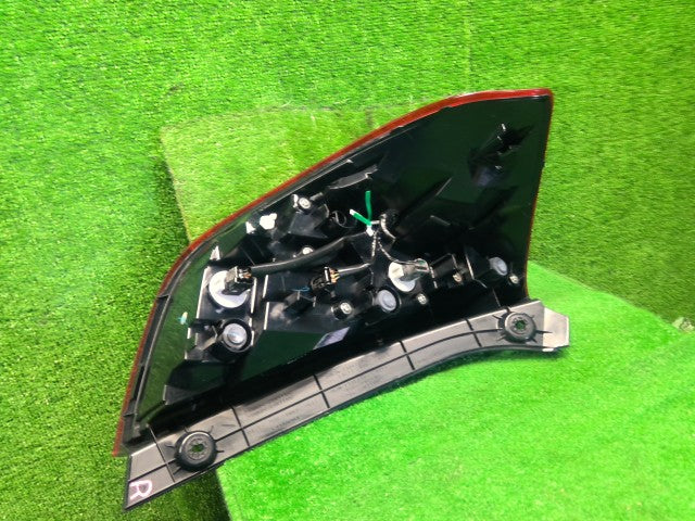 フィット 右テールランプ DAA-GP6 33500-T5A-N31