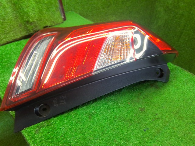 フィット 左テールランプ DAA-GP6 33550-T5A-N31