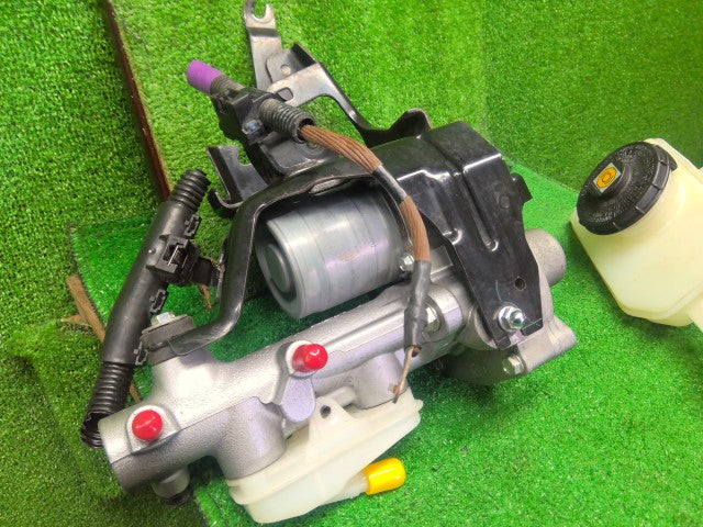 フィット ブレーキマスターＡＳＳＹ DAA-GP6 57306-TDL-J02