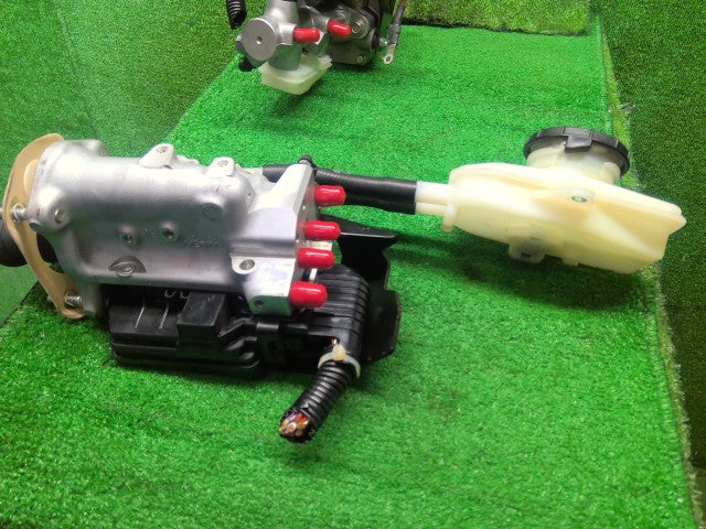 フィット ブレーキマスターＡＳＳＹ DAA-GP6 57306-TDL-J02