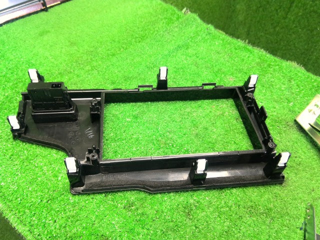 フィット クラスターパネル DAA-GP6 77250-T5A-003ZA