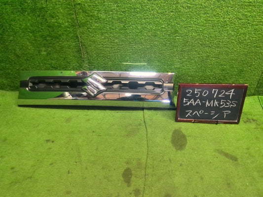 スペーシア ラジエータグリル 5AA-MK53S 72110-79R00-C48