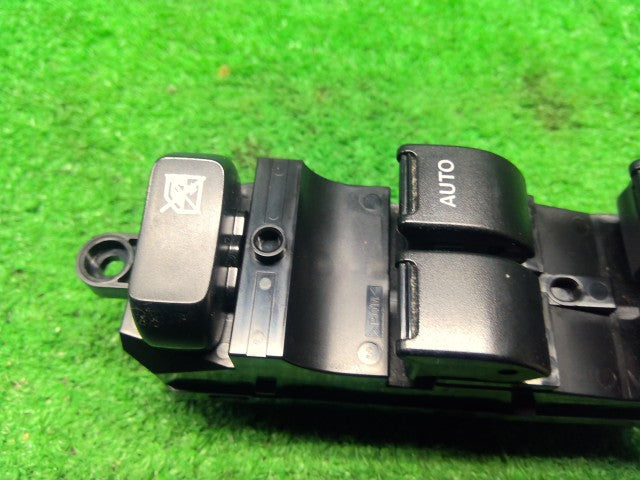 スペーシア パワーウインドウスイッチ 5AA-MK53S 37990-79R01