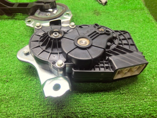 スペーシア 右パワースライドドアモーター 5AA-MK53S 84101-79R00